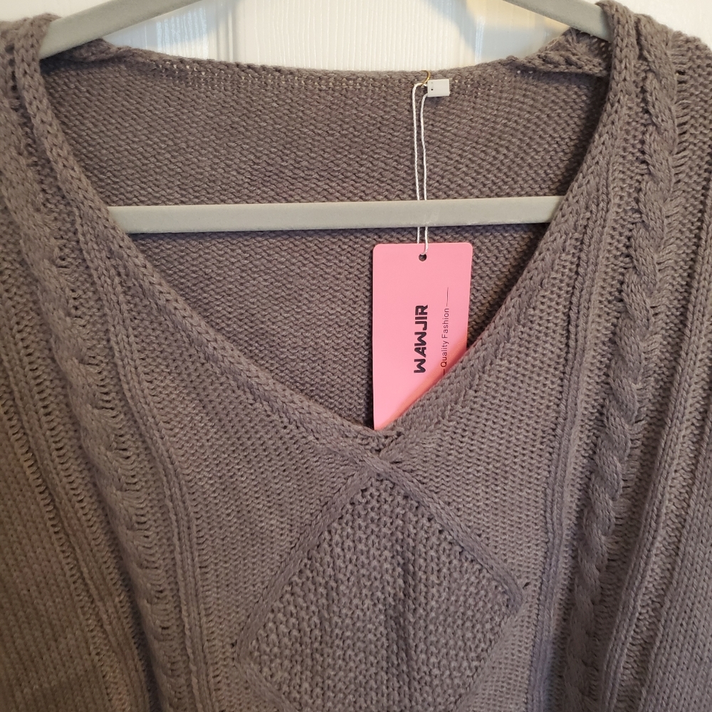 Sweater - Picture 2 of 4